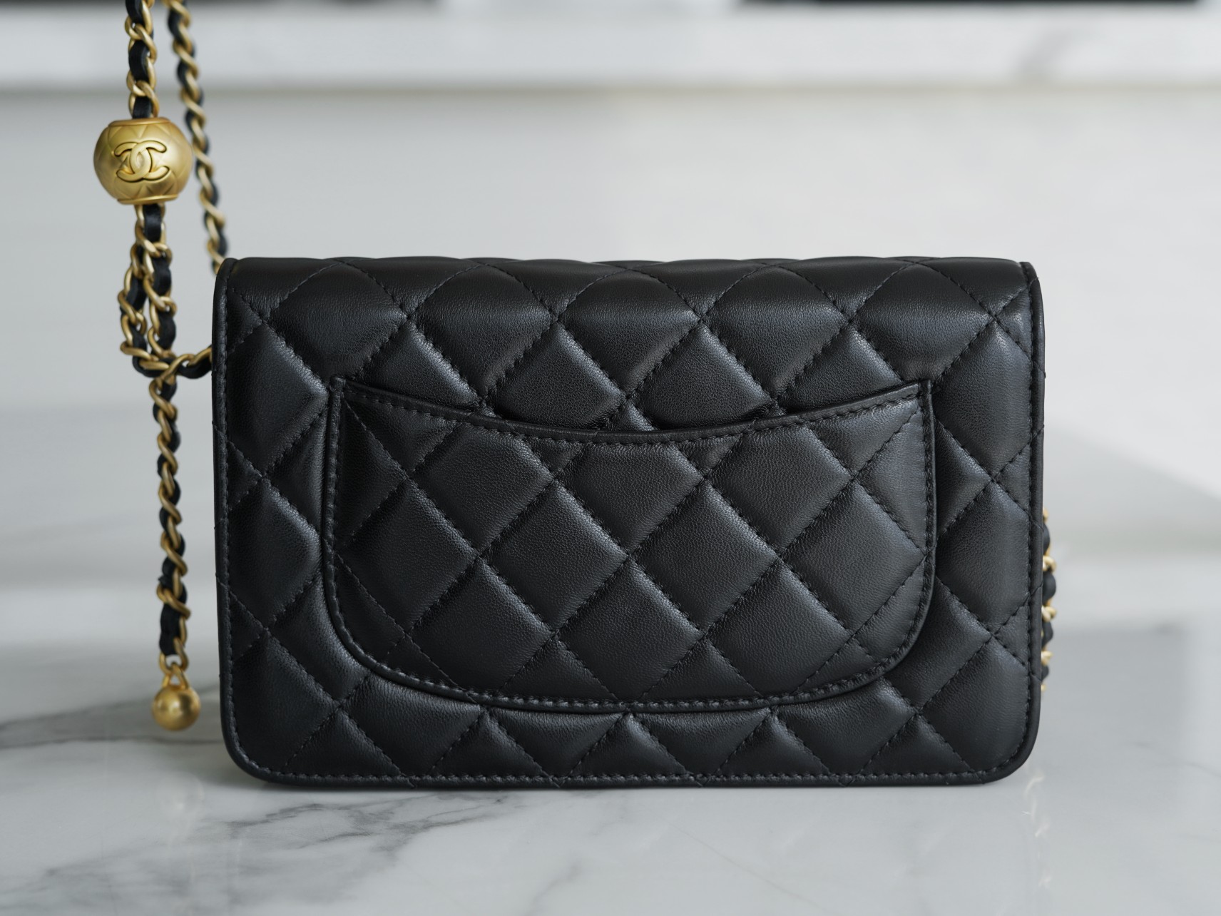 CHANEL 𝑾𝒐𝒄 hair bag metal ball 𝒘𝒐𝒄 black