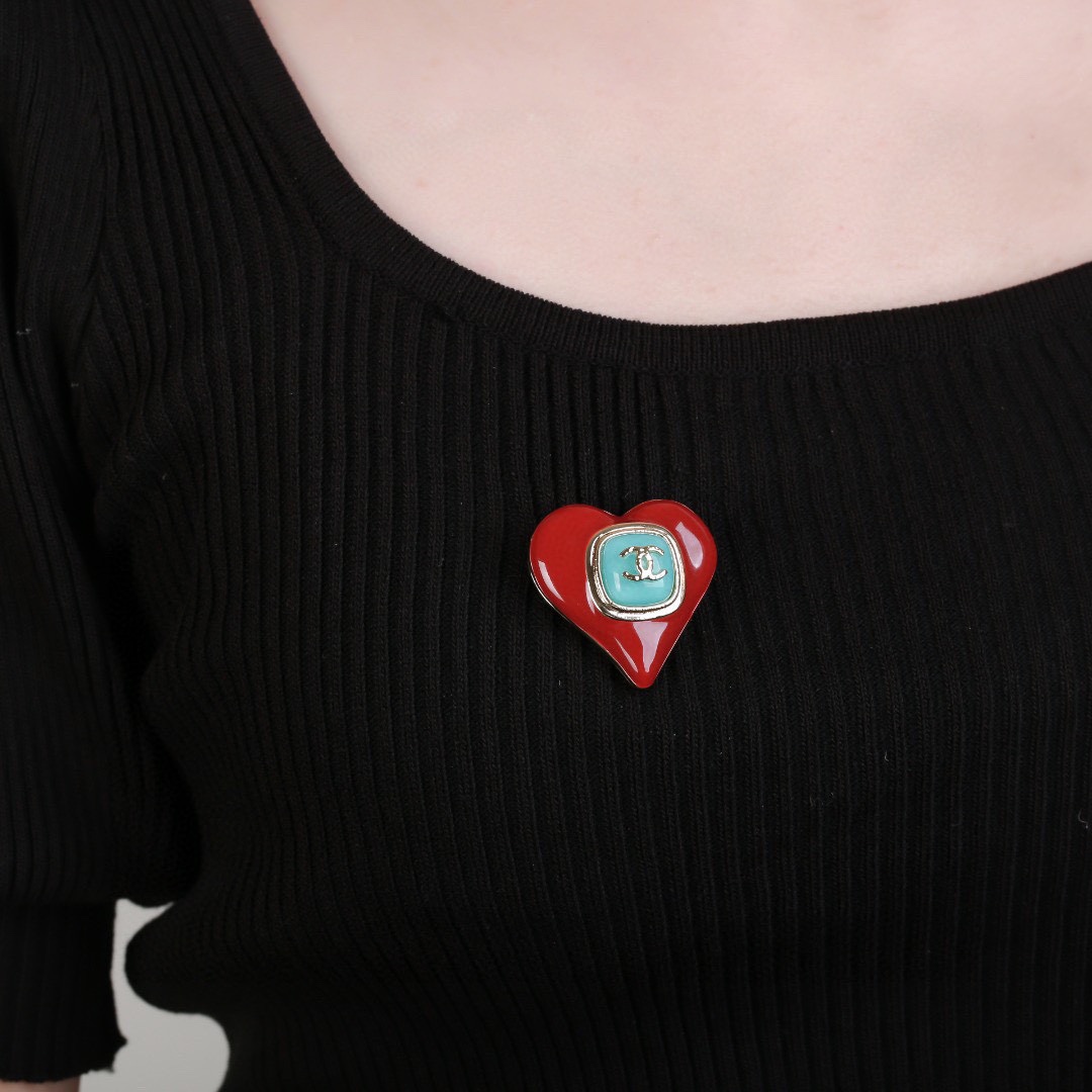 CHANEL🇫🇷Xiaoxiang's latest heart💗Lambskin earrings love💗double C brooch