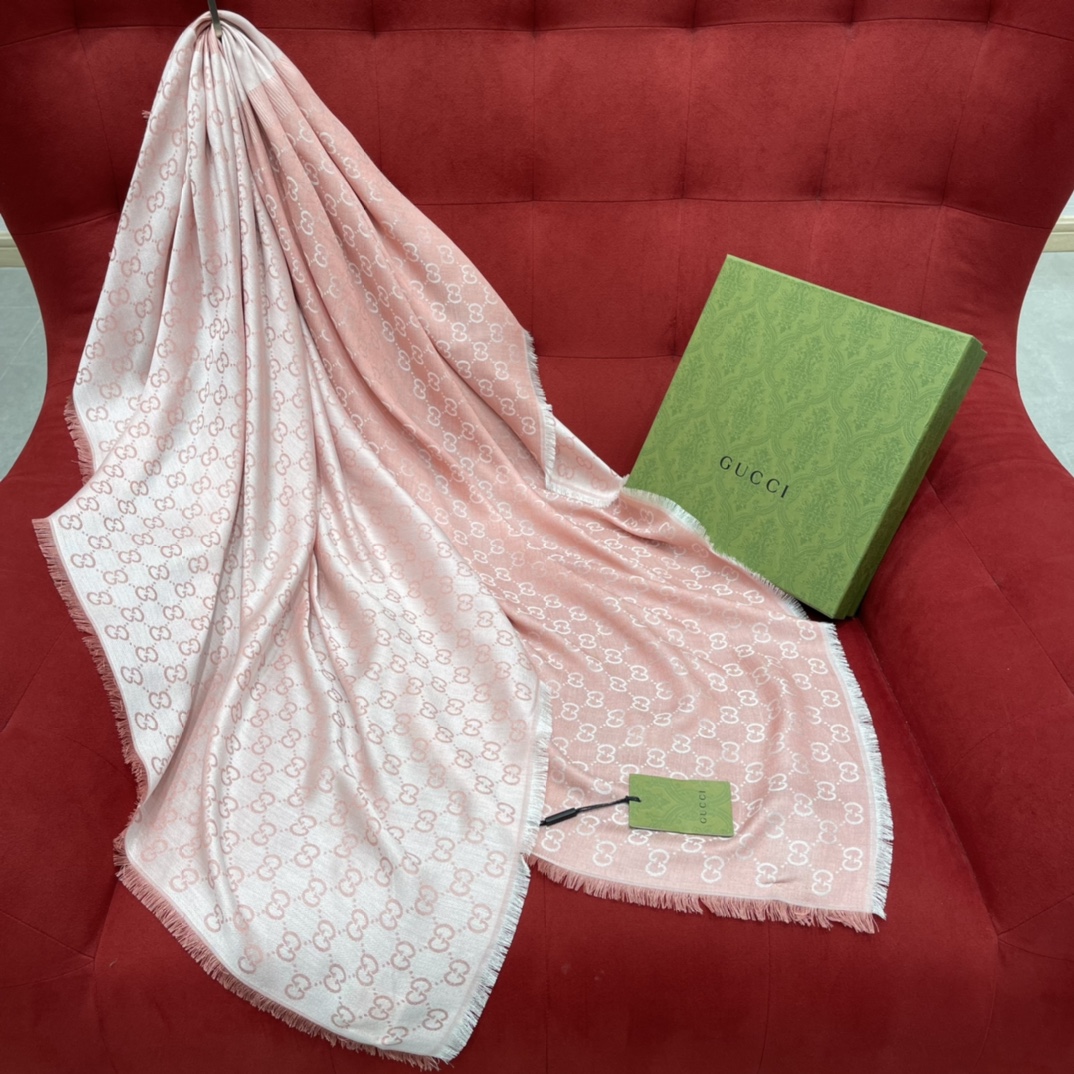 GUCCI Neck Shawl 80% wool ➕ 20% silk