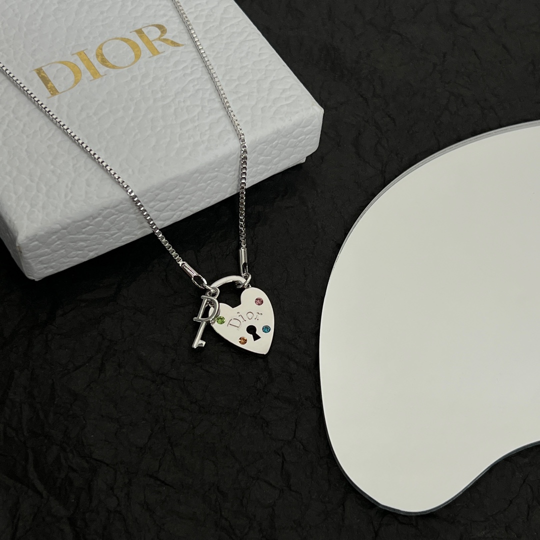 Dior necklace