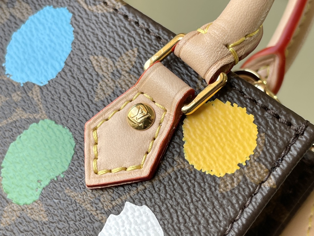 𝐋𝐎𝐔𝐈𝐒 𝐕𝐔𝐈𝐓𝐓𝐎𝐍   M81867