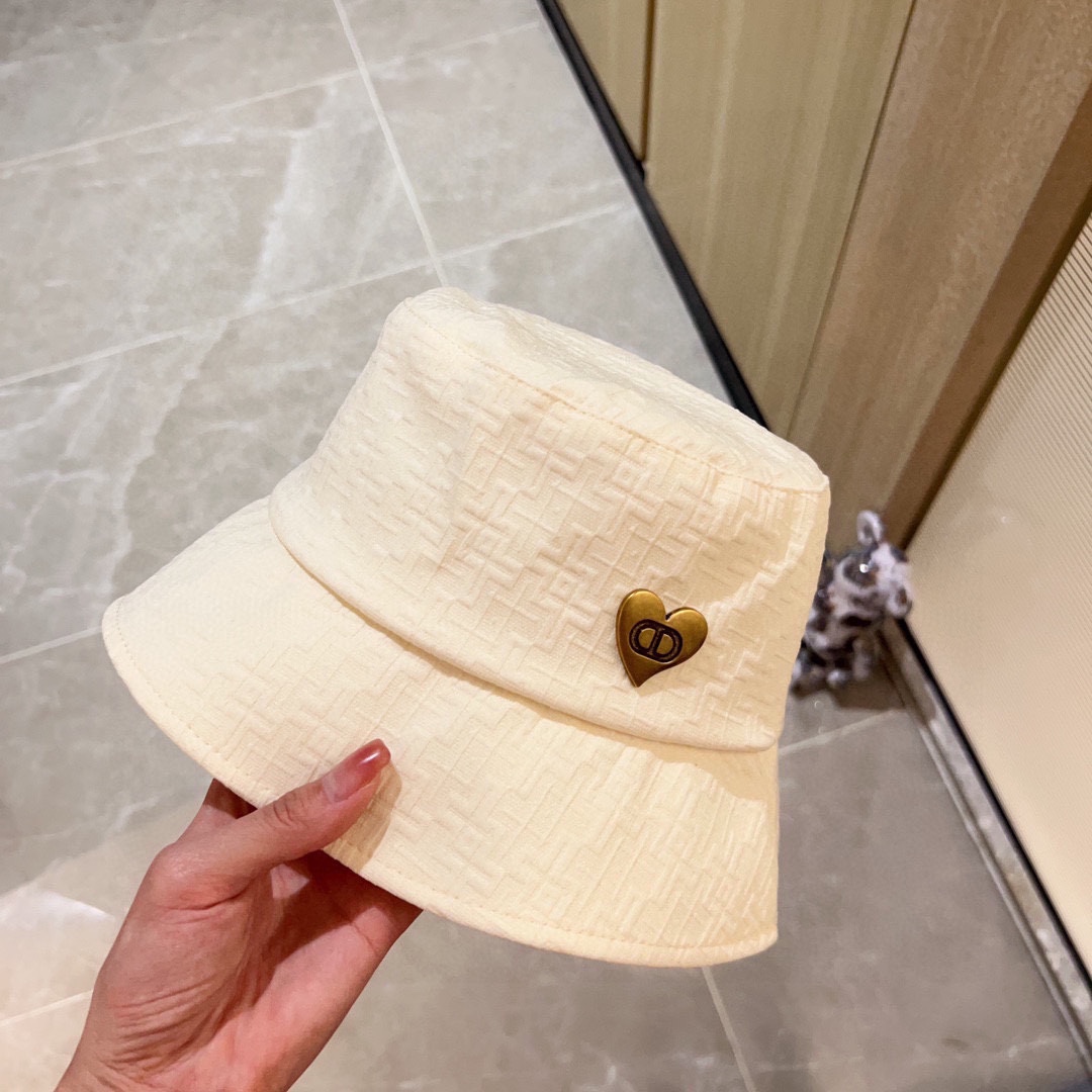 [DIOR Dior] 2023 spring and summer simple heart-shaped logo fisherman hat