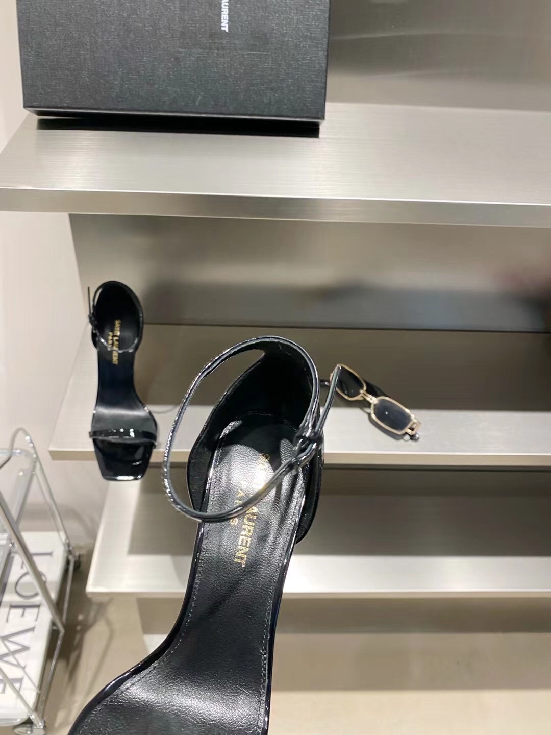 𝙎𝙖𝙞𝙣𝙩 𝙇𝙖𝙪𝙧𝙚𝙣𝙩 | 𝟐𝟎𝟐𝟏/𝐒𝐒 𝐧𝐞𝐰 YSL｜A beautiful classic Alphabet high-heeled sandals