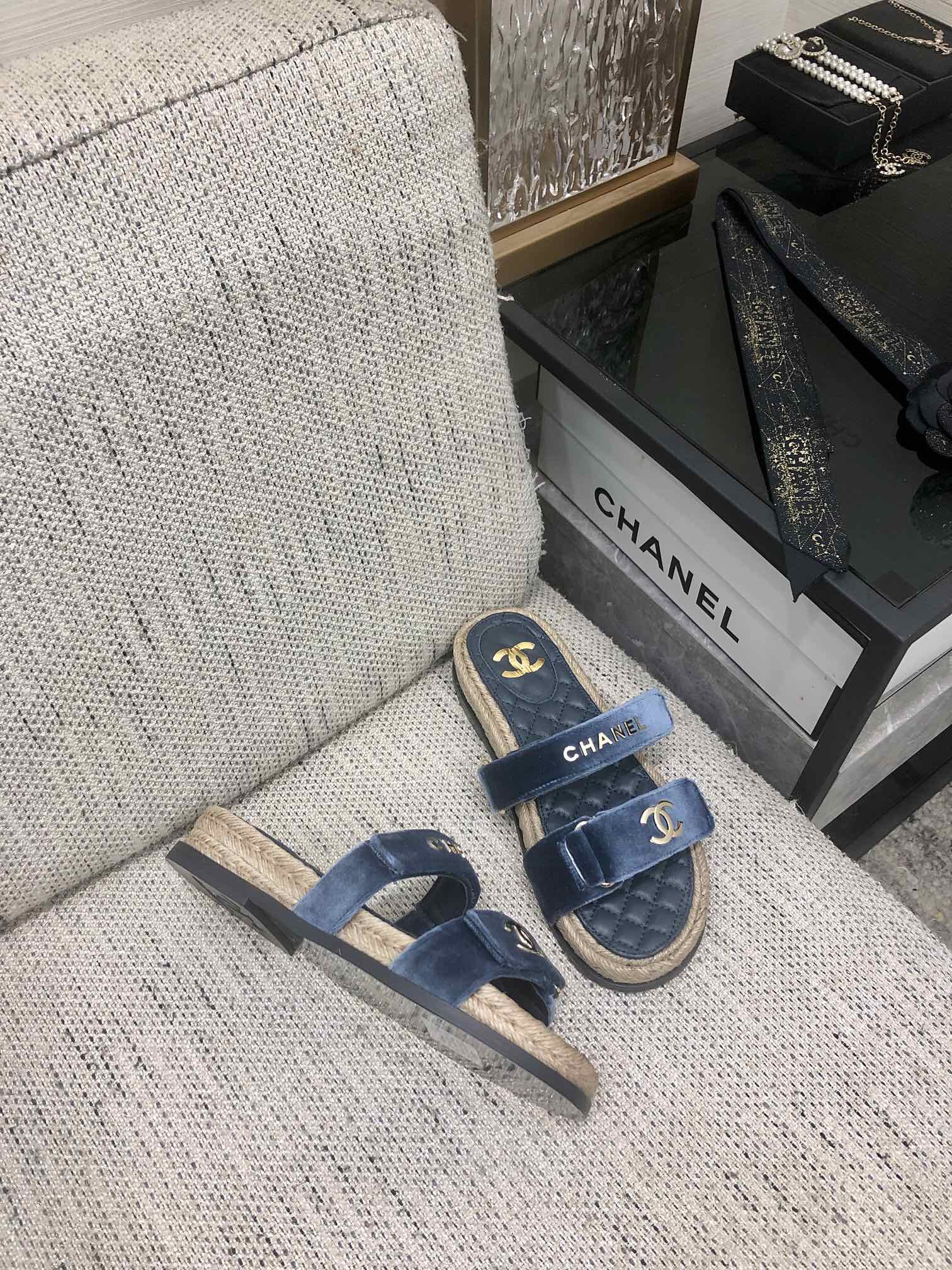 CHANEL 2023 spring and summer latest woven velcro slippers Italy imported multi-layer leather outsole