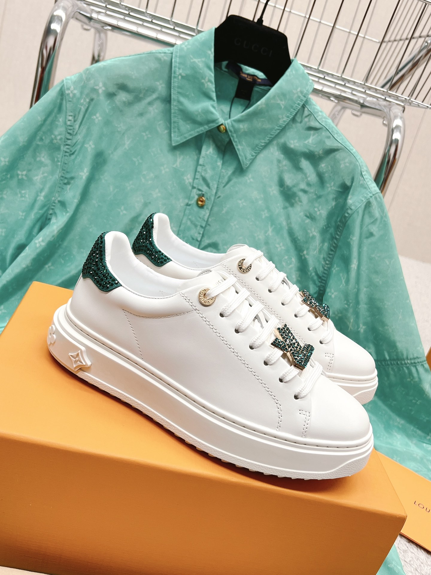 Louis Vuitton's new letter rhinestone white shoes series is new🆕