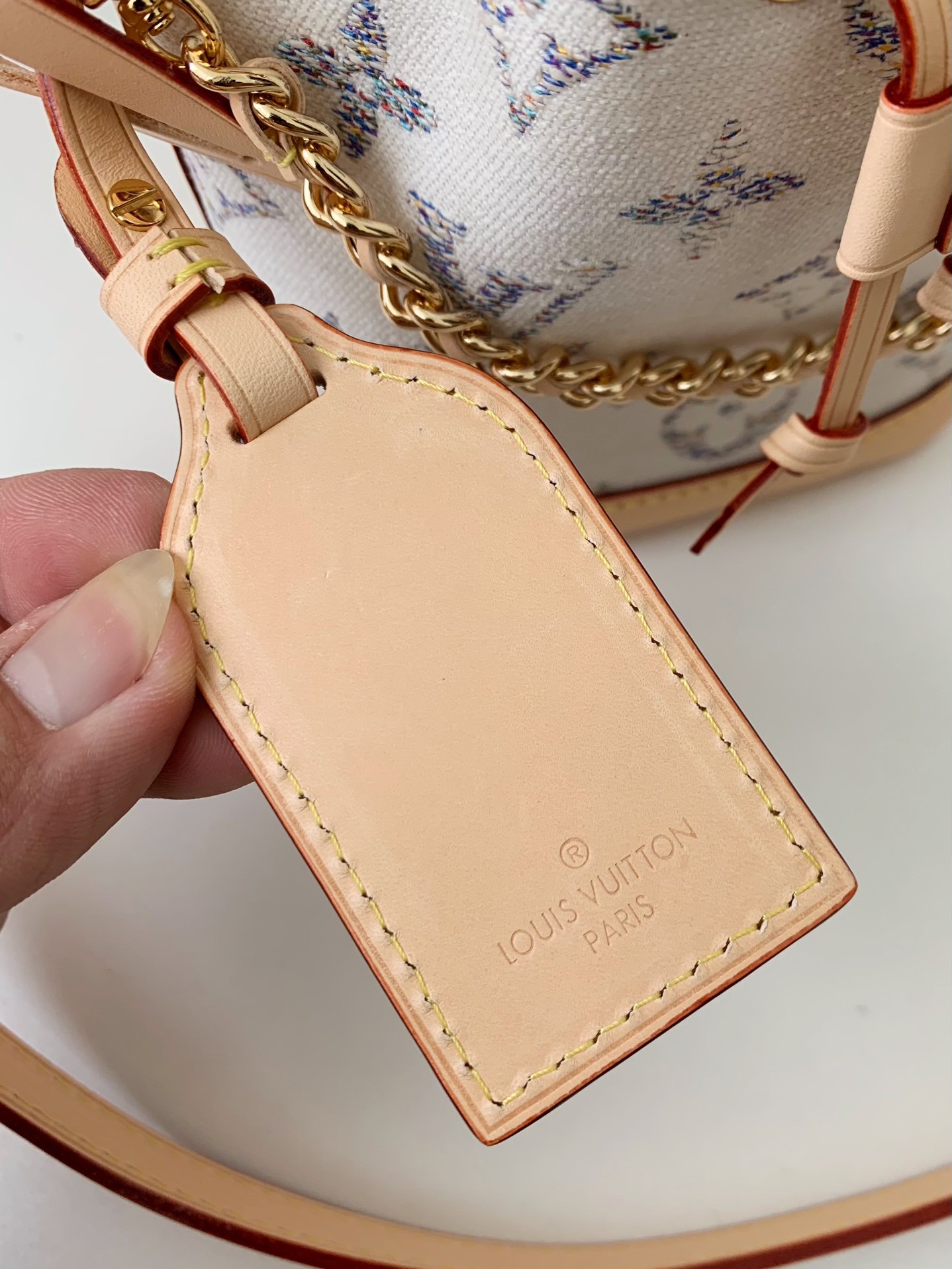 Louis Vuitton The new Nano No é M83453 Size：13*16*10cm