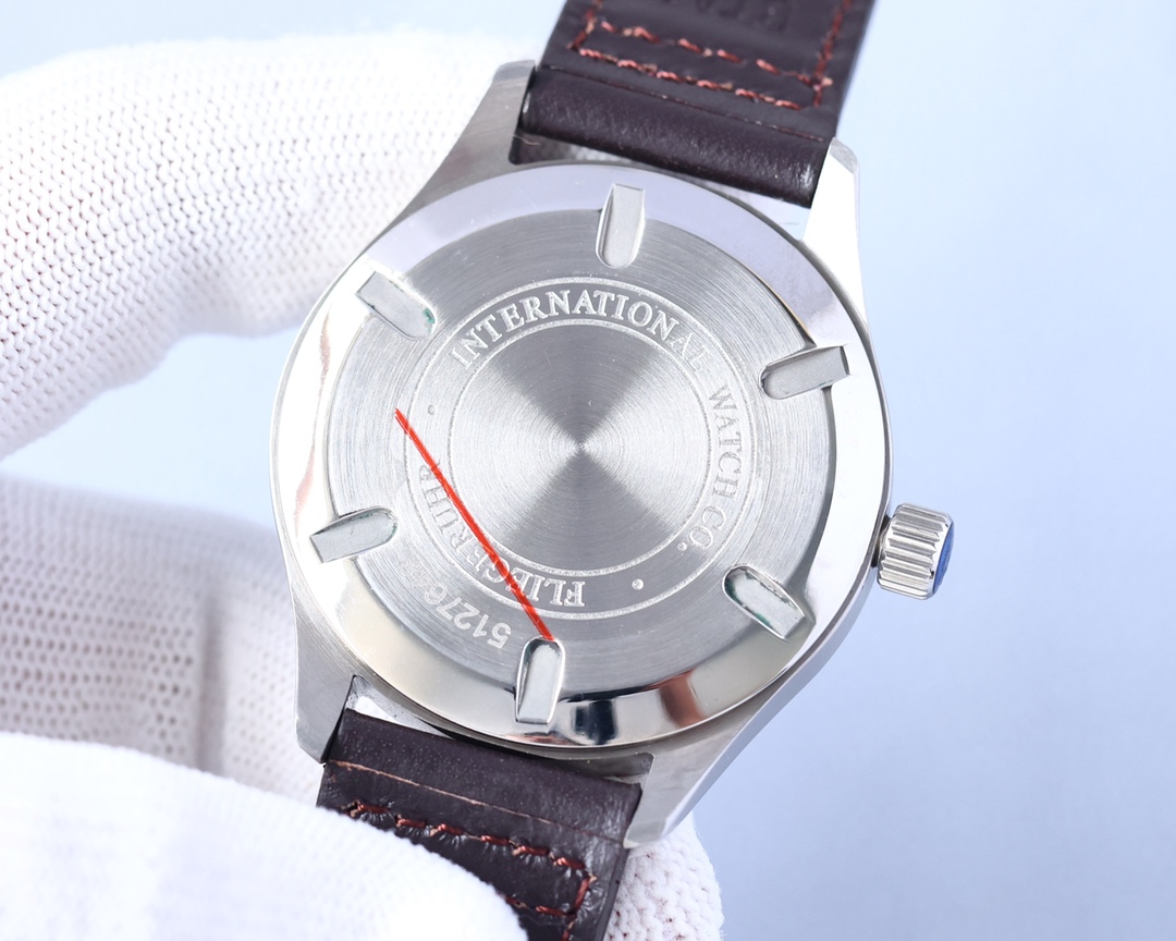 IWC- The line staff series lW5127537 movement automatic mechanical Swiss machine 2824 316 stainless steel
