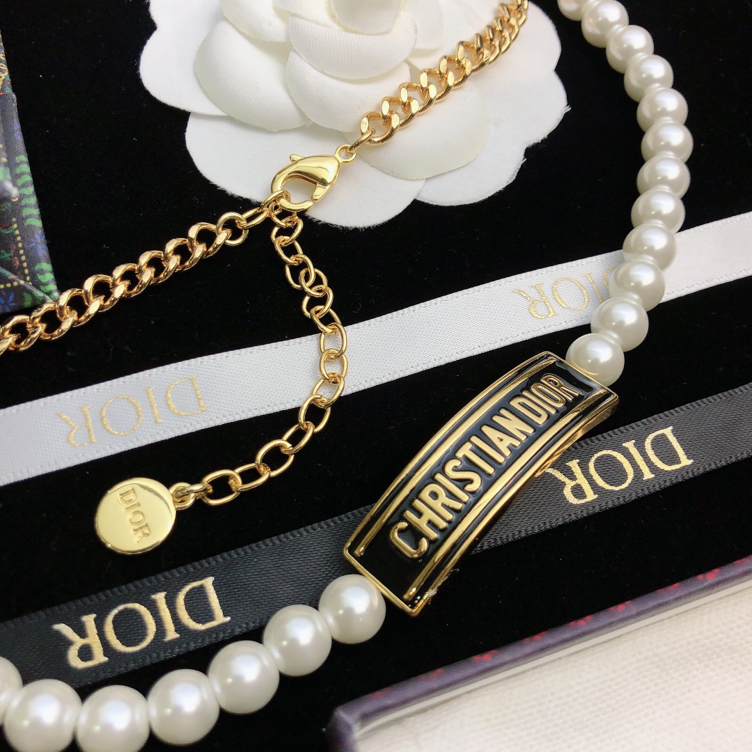 Dior necklace