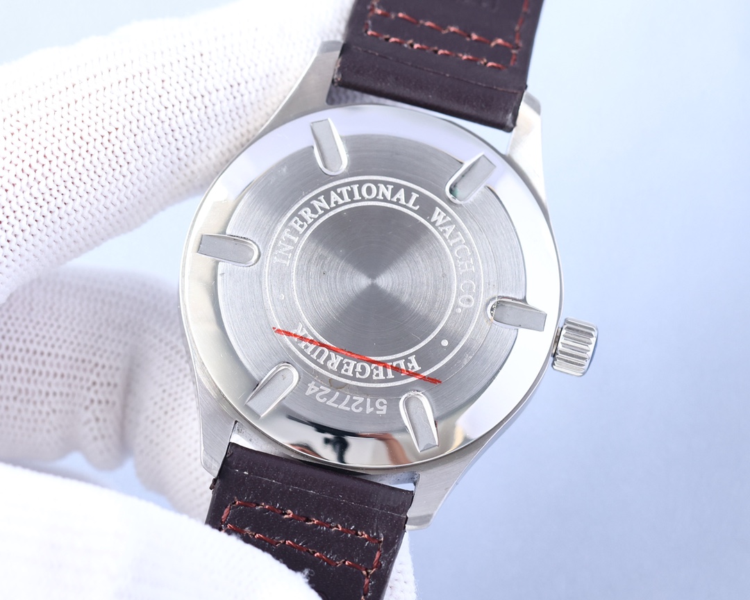 IWC- The line staff series lW5127537 movement automatic mechanical Swiss machine 2824 316 stainless steel