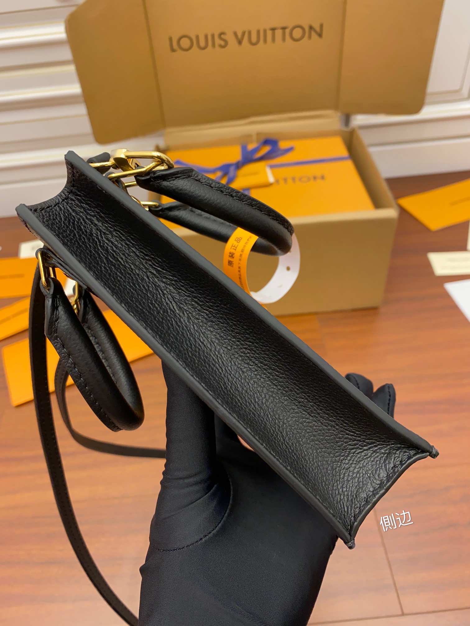 Louis Vuitton M57937 leather is genuine OEM Italian A-grade leather