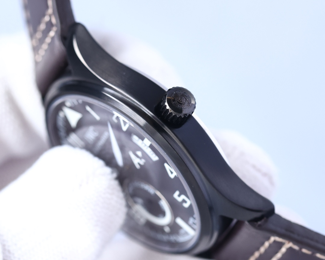 IWC- The line staff series lW5127537 movement automatic mechanical Swiss machine 2824 316 stainless steel