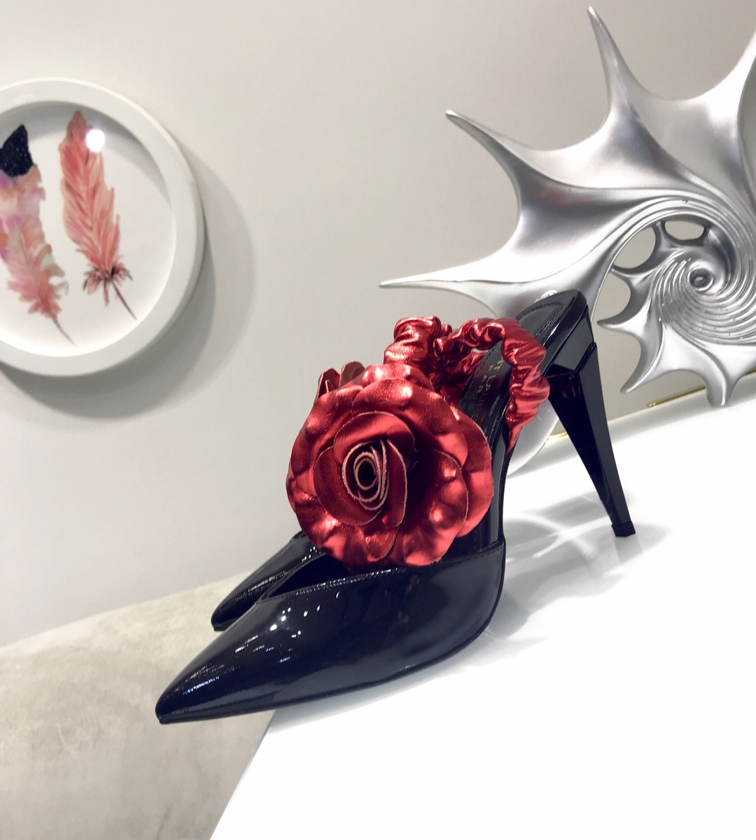 [Saint Laurent / Saint Laurent] YSL show live 18SS spring and summer show new ladies pointed high heels