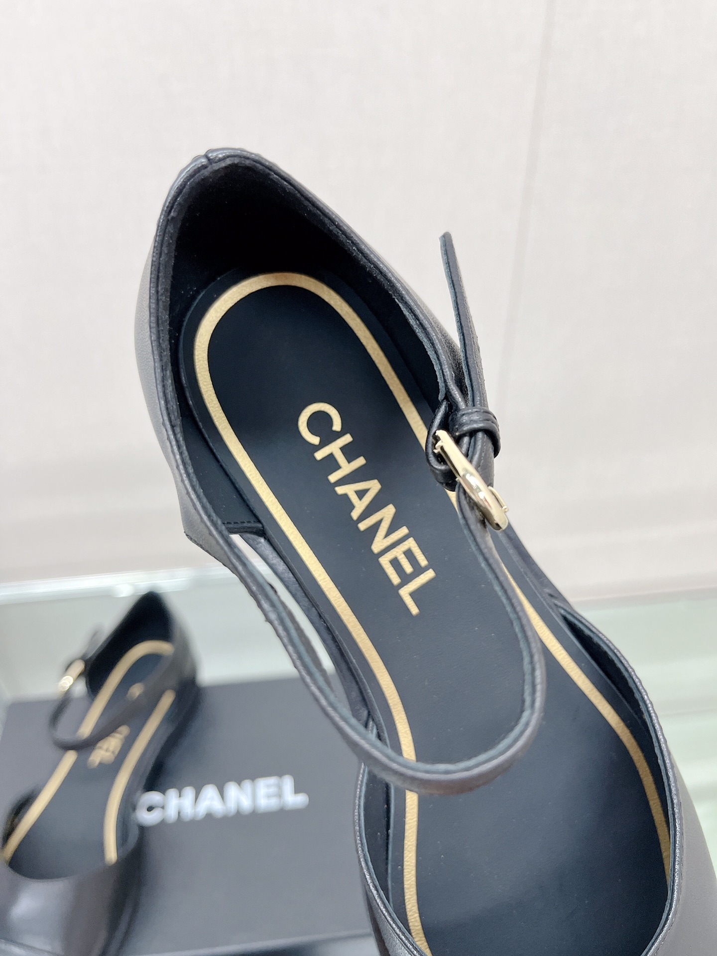 CHANEL 23Ss small incense thick bottom Mary Jane hollow sandals imported lambskin