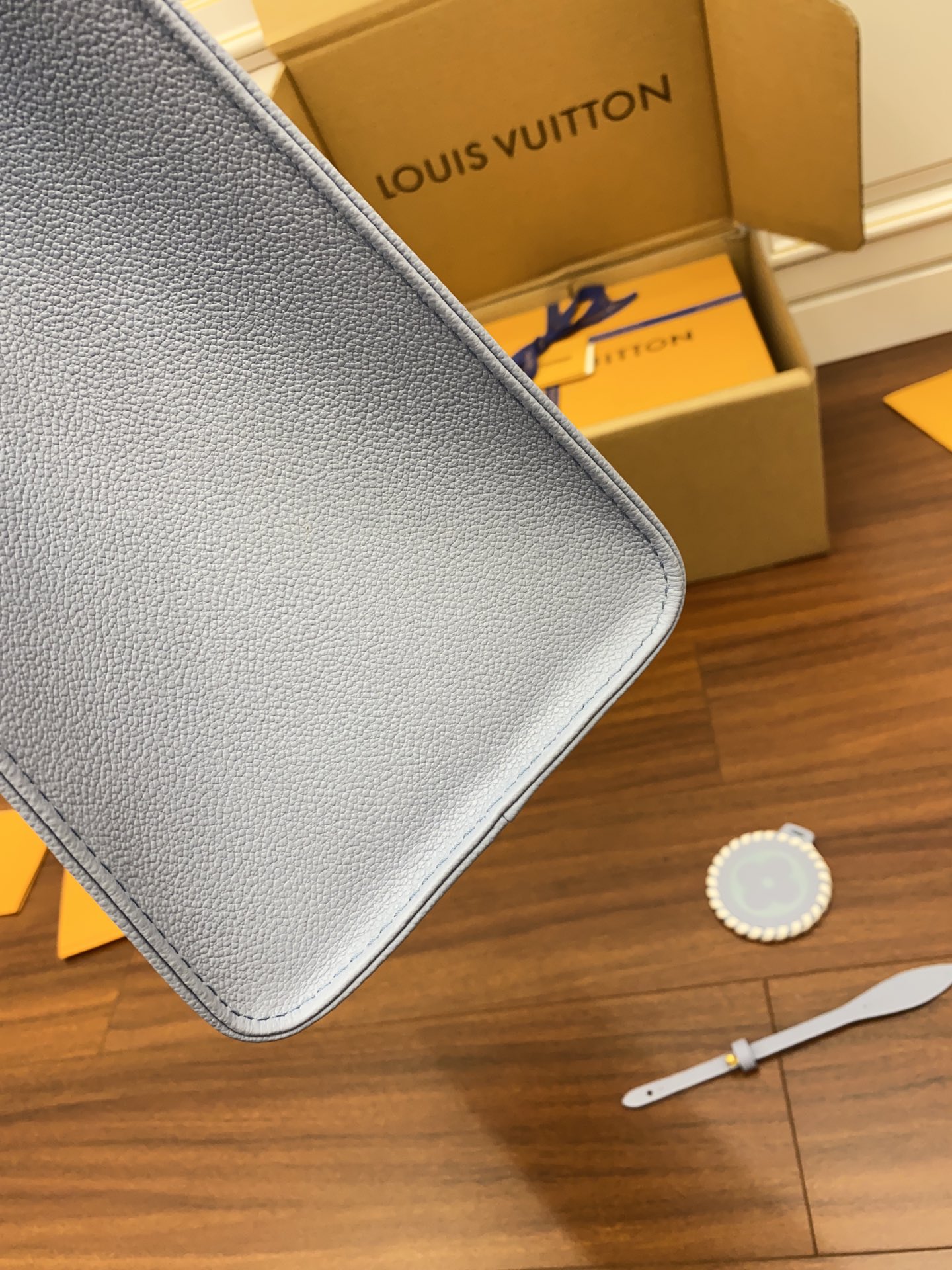 Louis Vuitton tote bagM45718