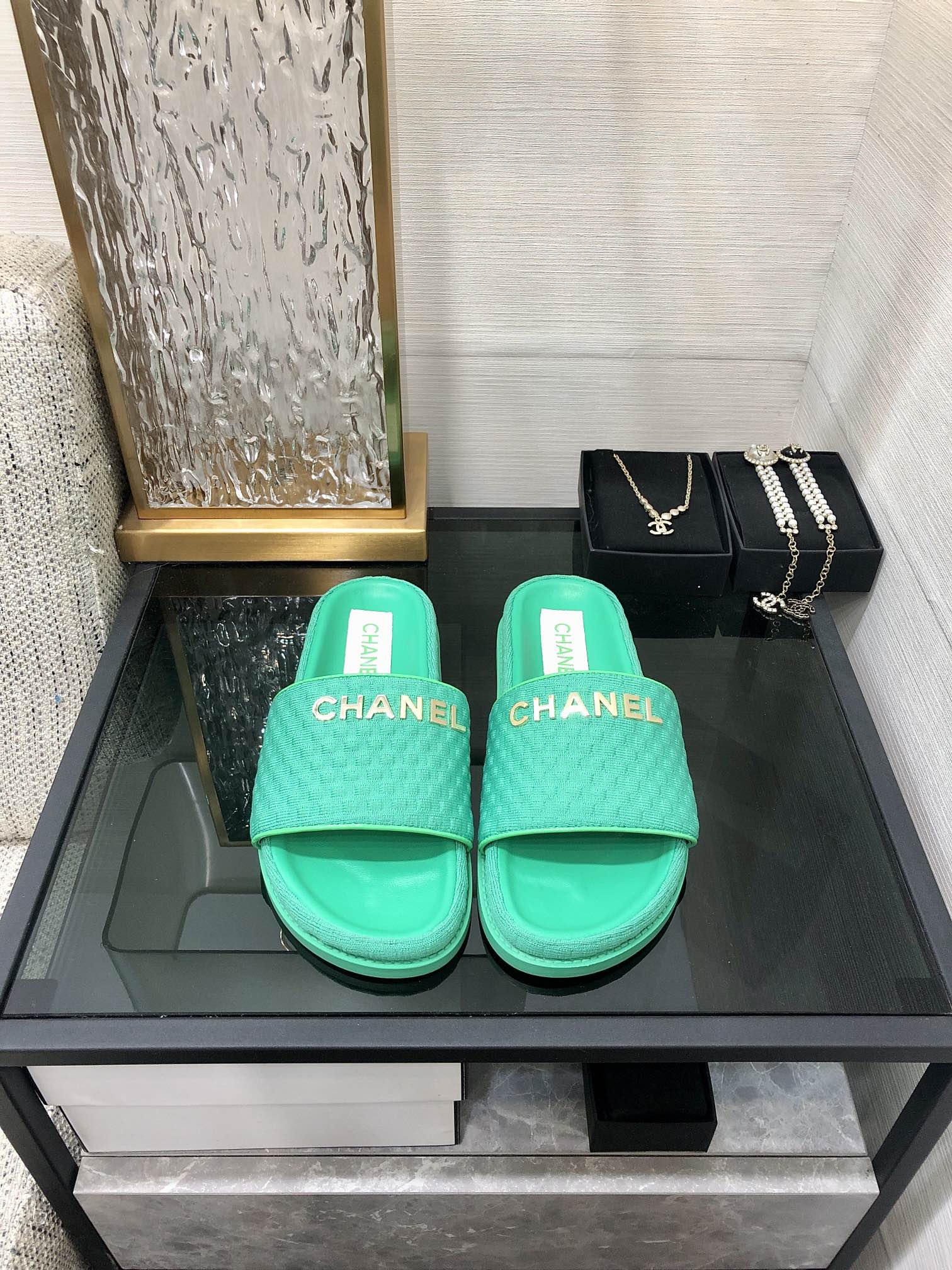 CHANEL 2022 early spring latest honey slippers fashion versatile series imported sheepskin cushioned feet