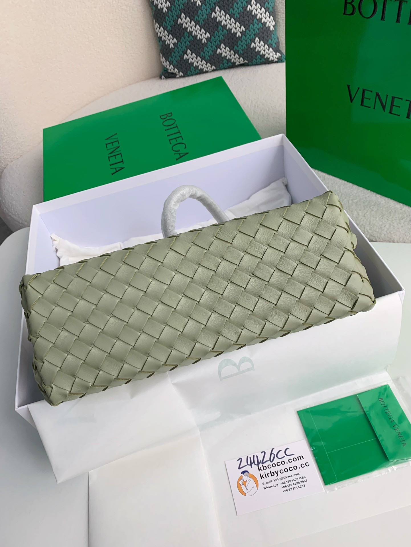 BOTTECA VENETA Knit handbags Size：32*24*12cm