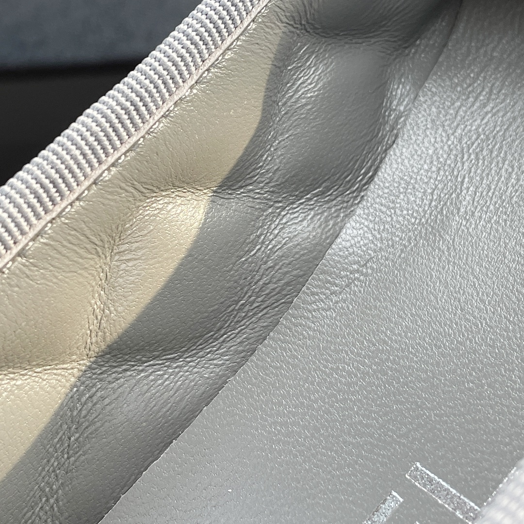 CHANEL classic ballet shoes the version is very positive classic models do not have to worry about the version