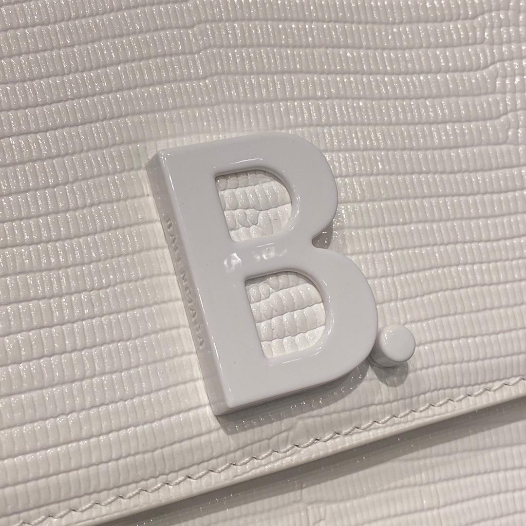 BALENCIAGA 𝘀𝗺𝗮𝗹𝗹 𝗯𝗮𝗴 𝗯𝗮𝗴 Lizard print white with white buckle