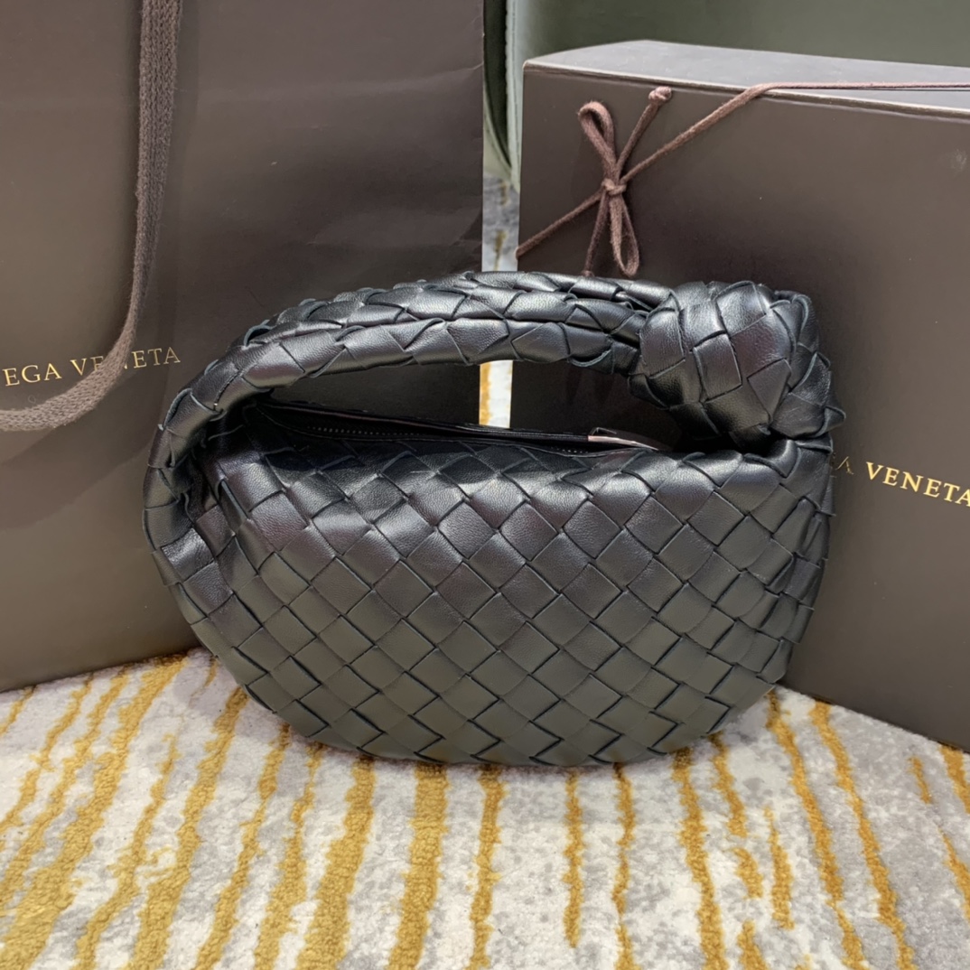 Bottega Veneta  🆕NEW🆕 JODIE #651876