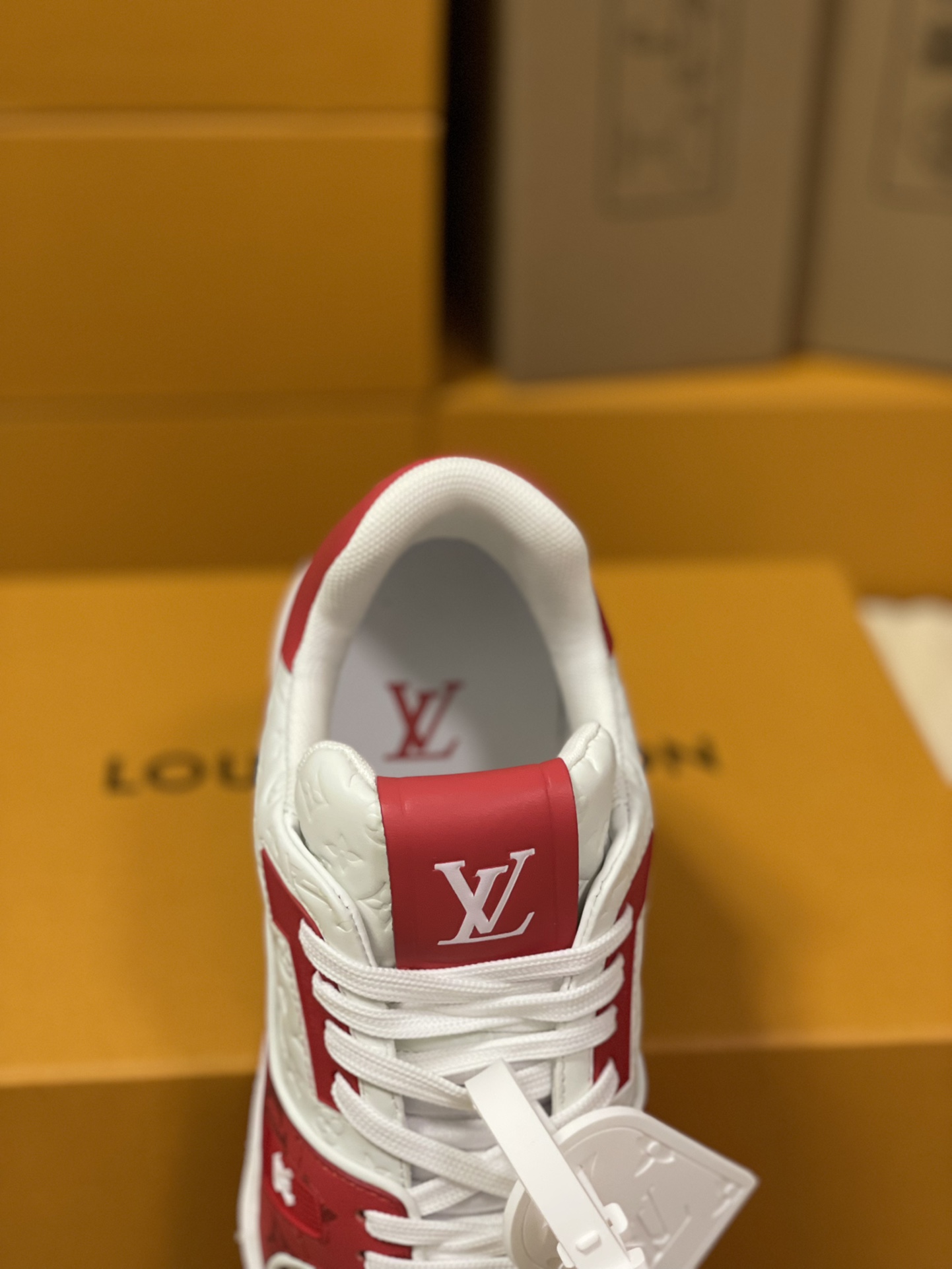 Louis Vuitton Trainer Sneakers Couple Model LD 0727