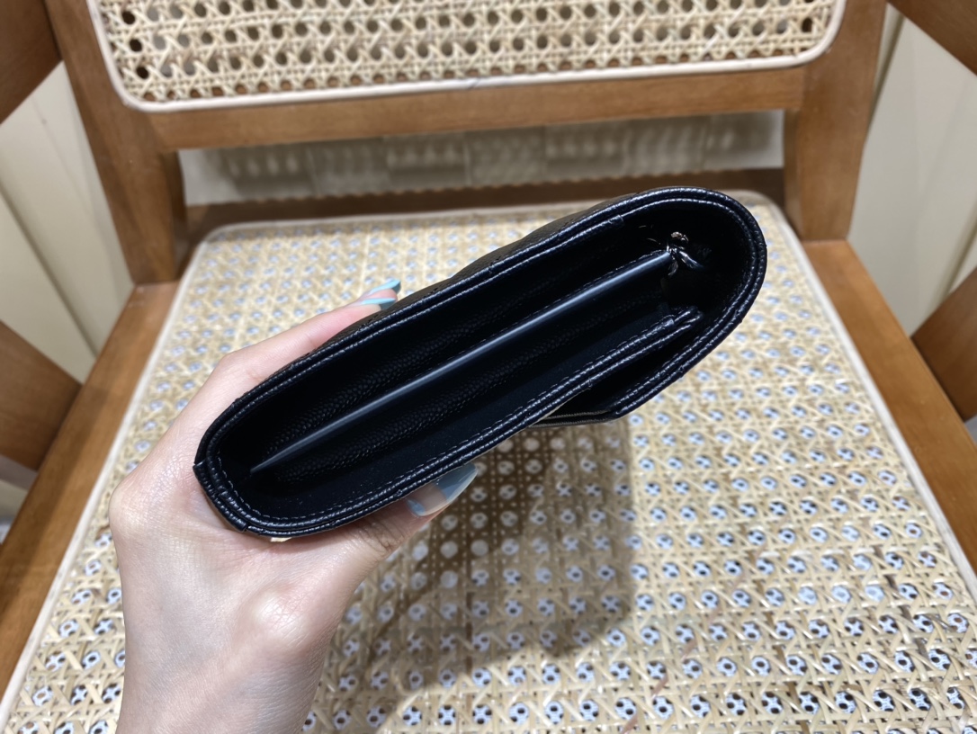 SAINT LAURENT 𝑴𝒐𝒏𝒐𝒈𝒓𝒂𝒎 𝑾𝒐𝒄  #377828