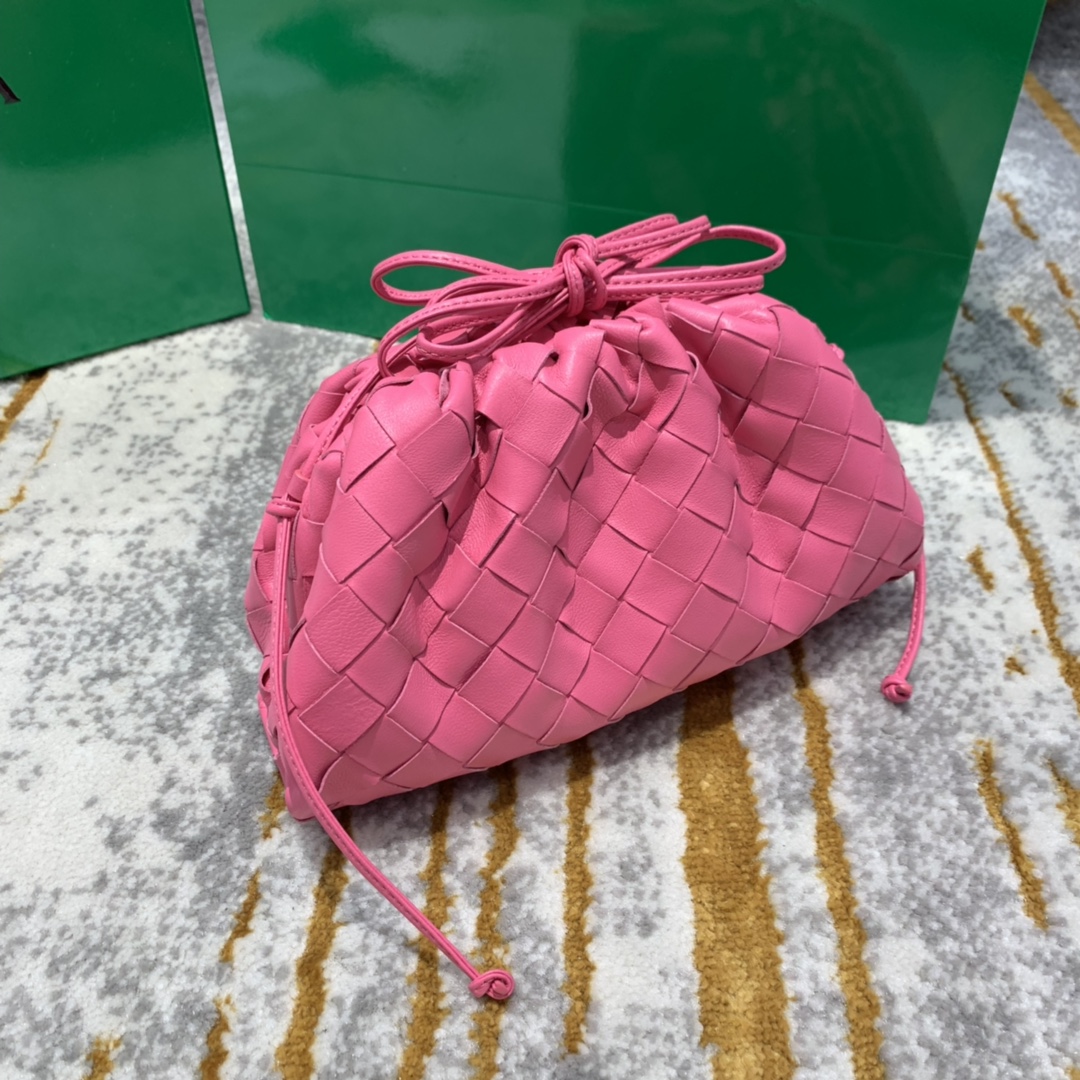 Bottega Veneta  THE MINI POUCH  #585852