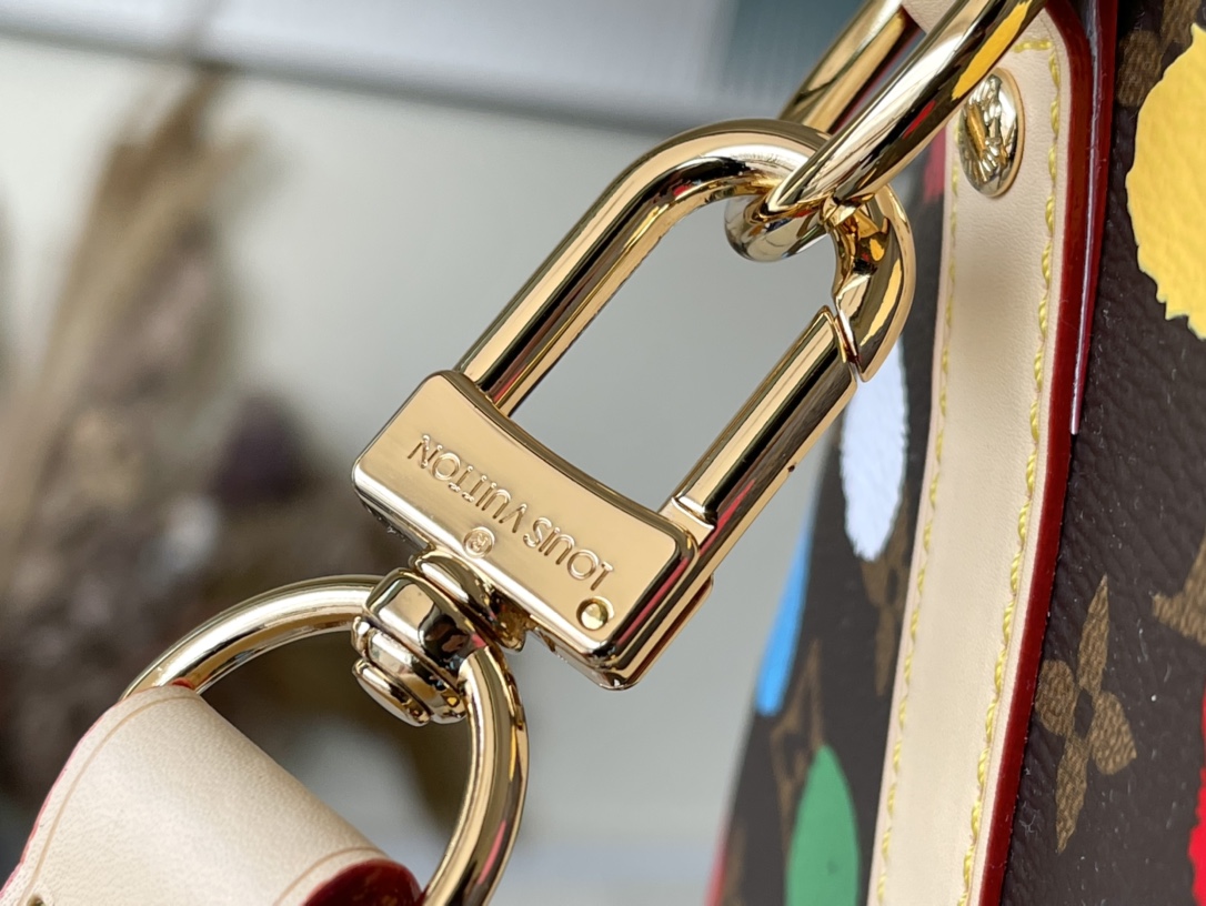 𝐋𝐎𝐔𝐈𝐒 𝐕𝐔𝐈𝐓𝐓𝐎𝐍      M46377