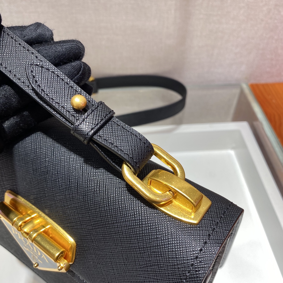 𝐏𝐑𝐀𝐃𝐀 One shoulder new 1BD270