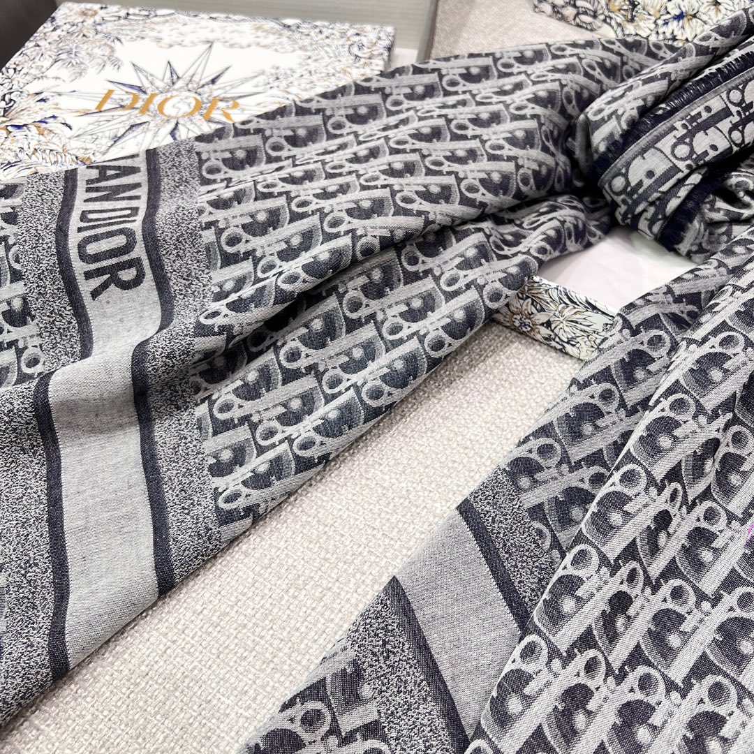 𝐃𝐢𝐨𝐫 · 23款新款牛仔系列-字母长巾海军蓝45%棉32%羊毛23%真丝