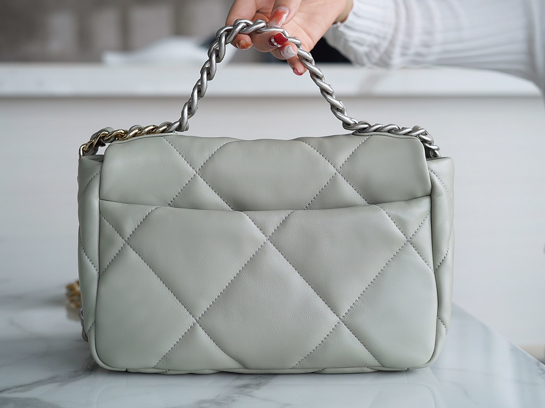 𝗖𝗛𝗔𝗡𝗘𝗟 ❶❾ 𝗕𝗔 𝗚 Original lambskin series ❥ Genuine leather ❥ Small ❥22c early spring limited color milk green gray