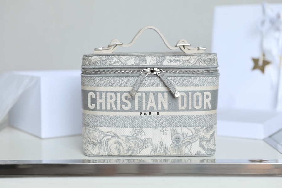 DIOR TRAVEL VANITY Cosmetic Bag
