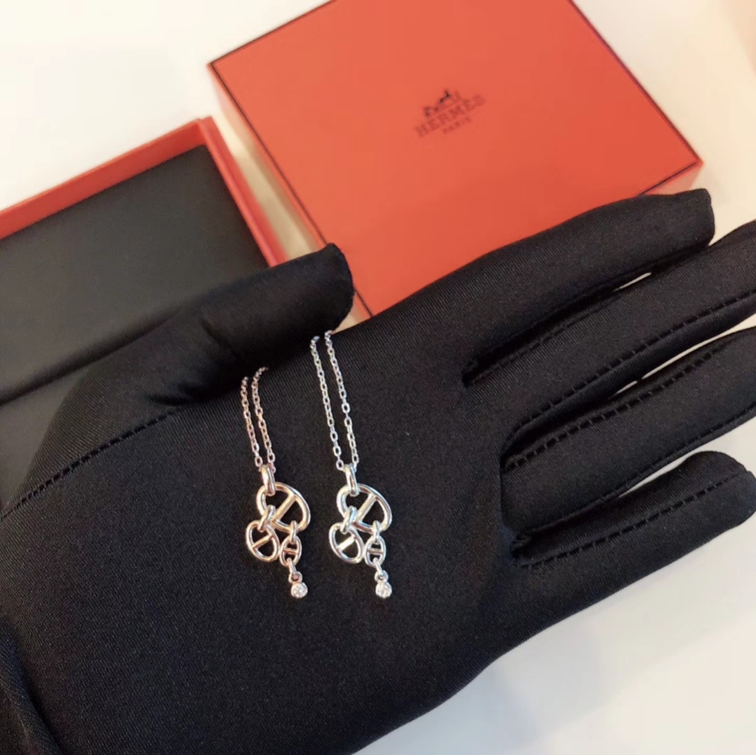Hermes necklace