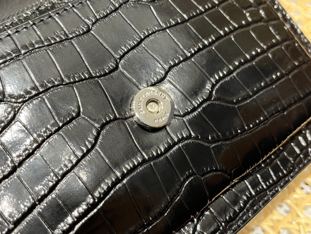 SAINT LAURENT #𝑺𝒖𝒏𝒔𝒆𝒕 𝑾𝒐𝒄#533026 original leather E.JD