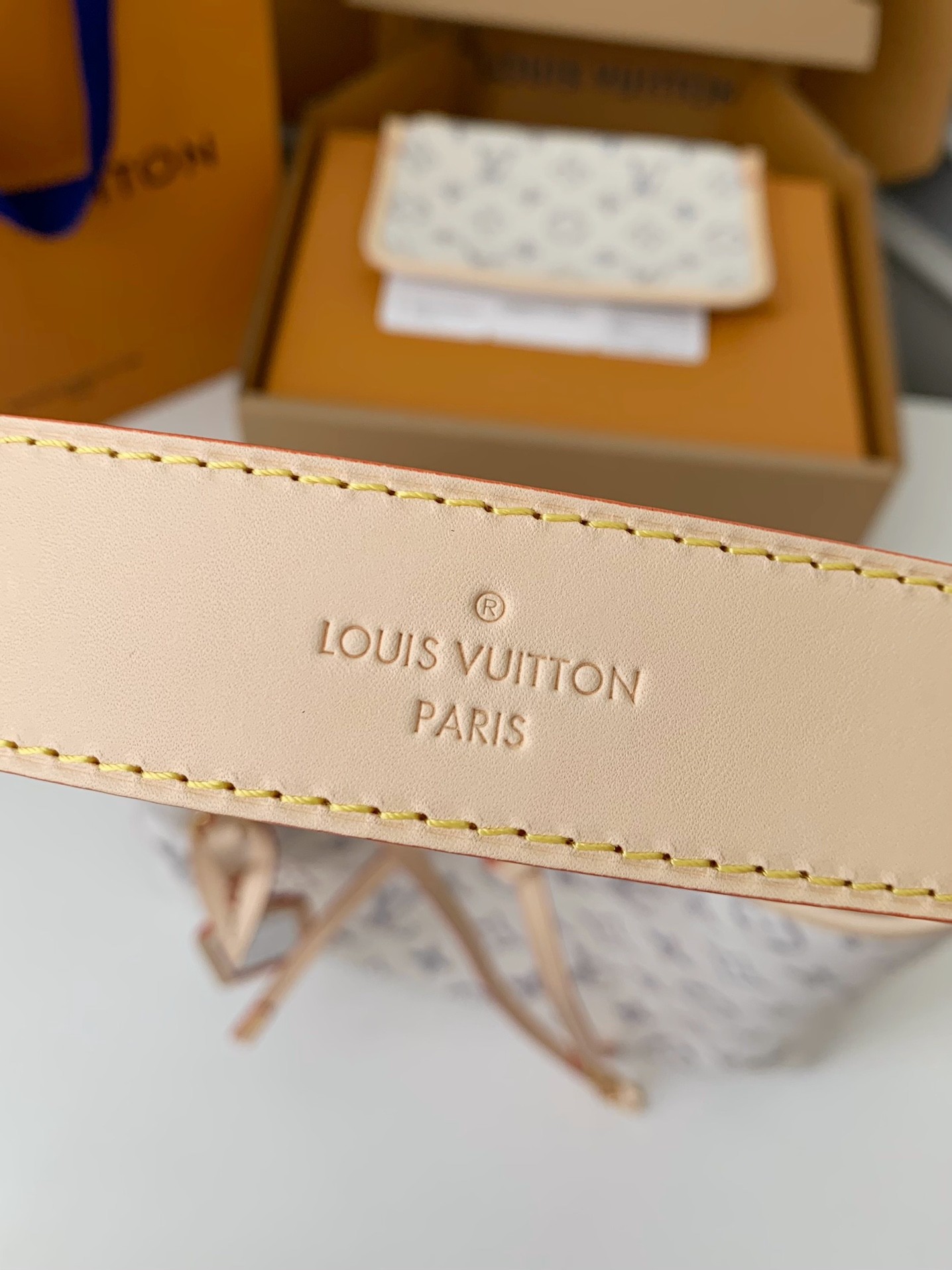 Louis Vuitton Carryall small handbag M24707 Size：29*24*12cm