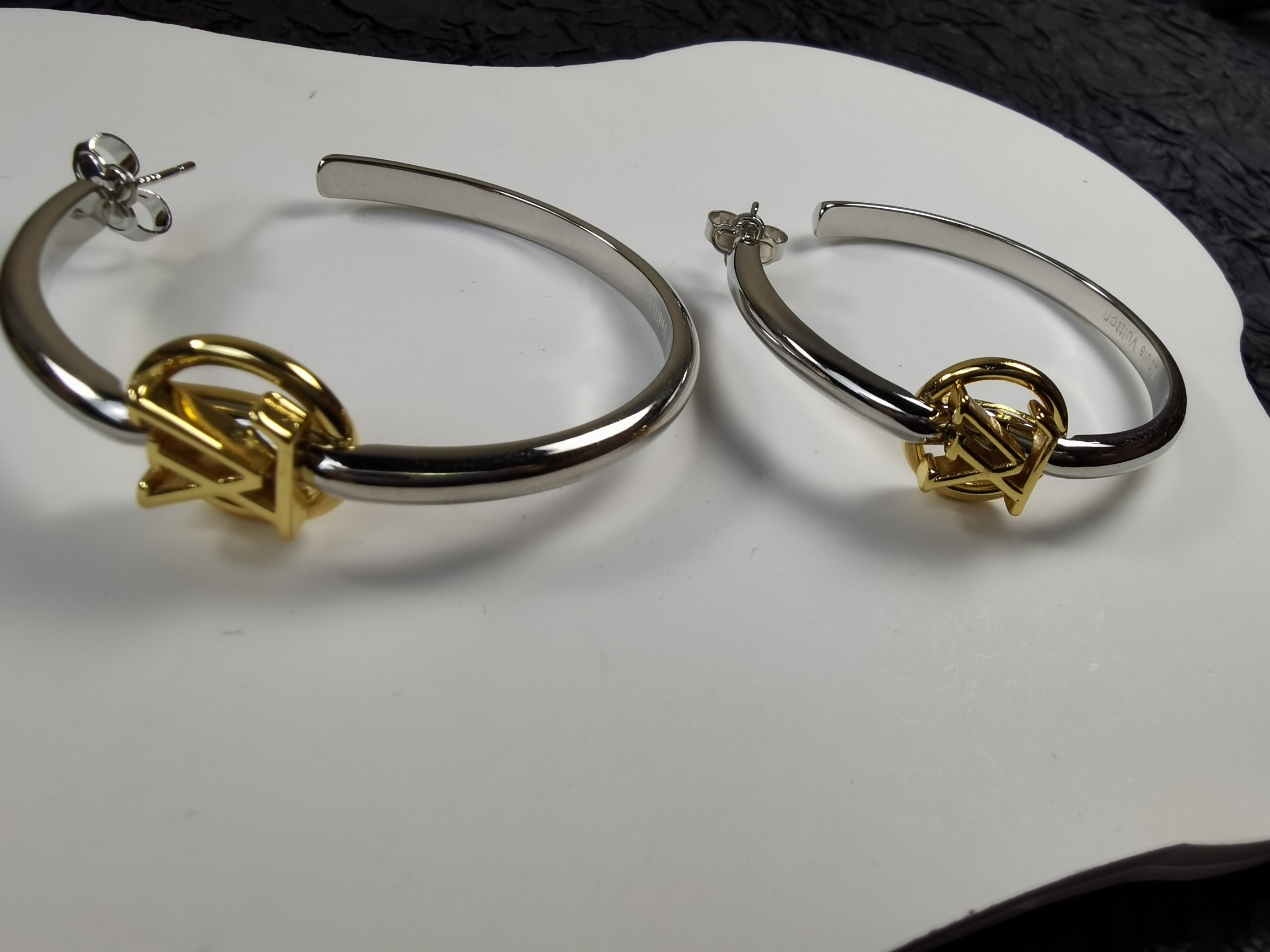 Louis Vuitton LV Cut-out earrings