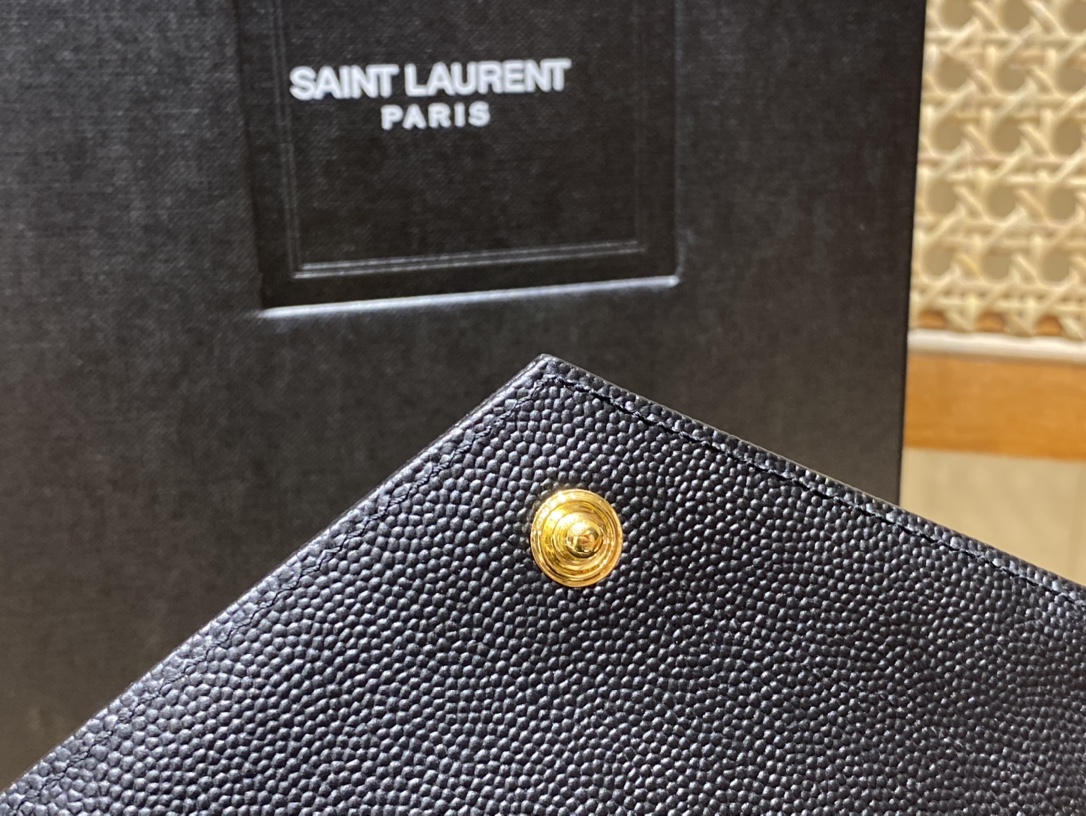 SAINT LAURENT 𝙈𝙊𝙉𝙊𝙂𝙍𝘼𝙈 𝙈𝙄𝙓 𝙈𝘼𝙏𝙀𝙇𝘼𝙎𝙎É #620280 original leather