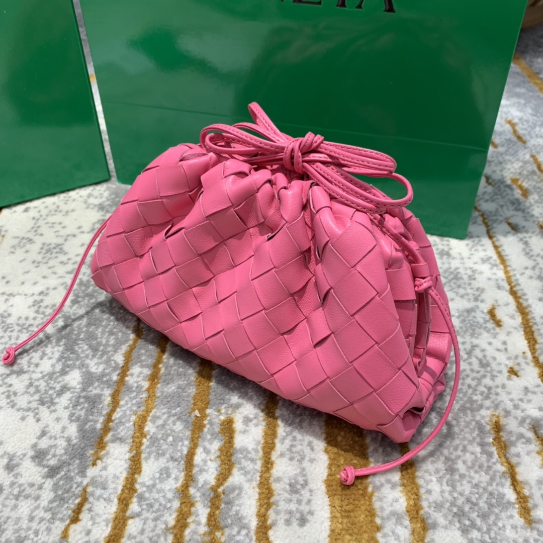 Bottega Veneta  THE MINI POUCH  #585852