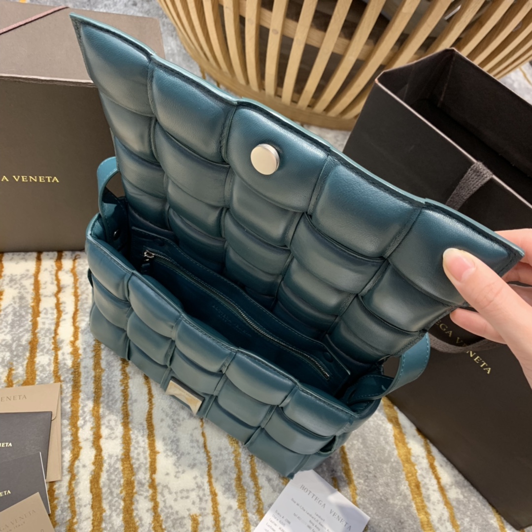 Bottega Veneta  PADDED  CASSETTE #591970