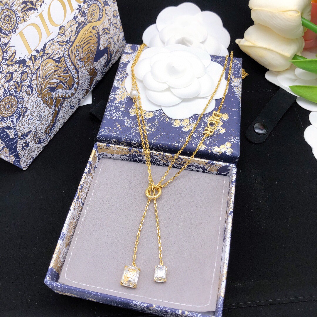 Dior necklace