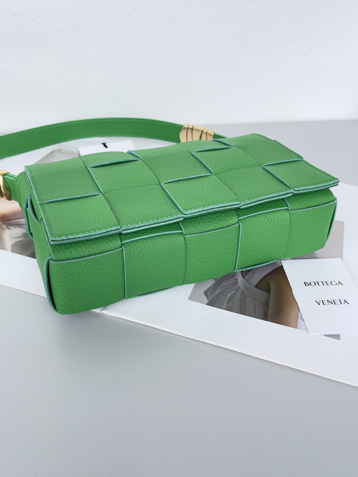 Bottega Veneta Cassette 5-panel lychee pattern Parrot Green #666870