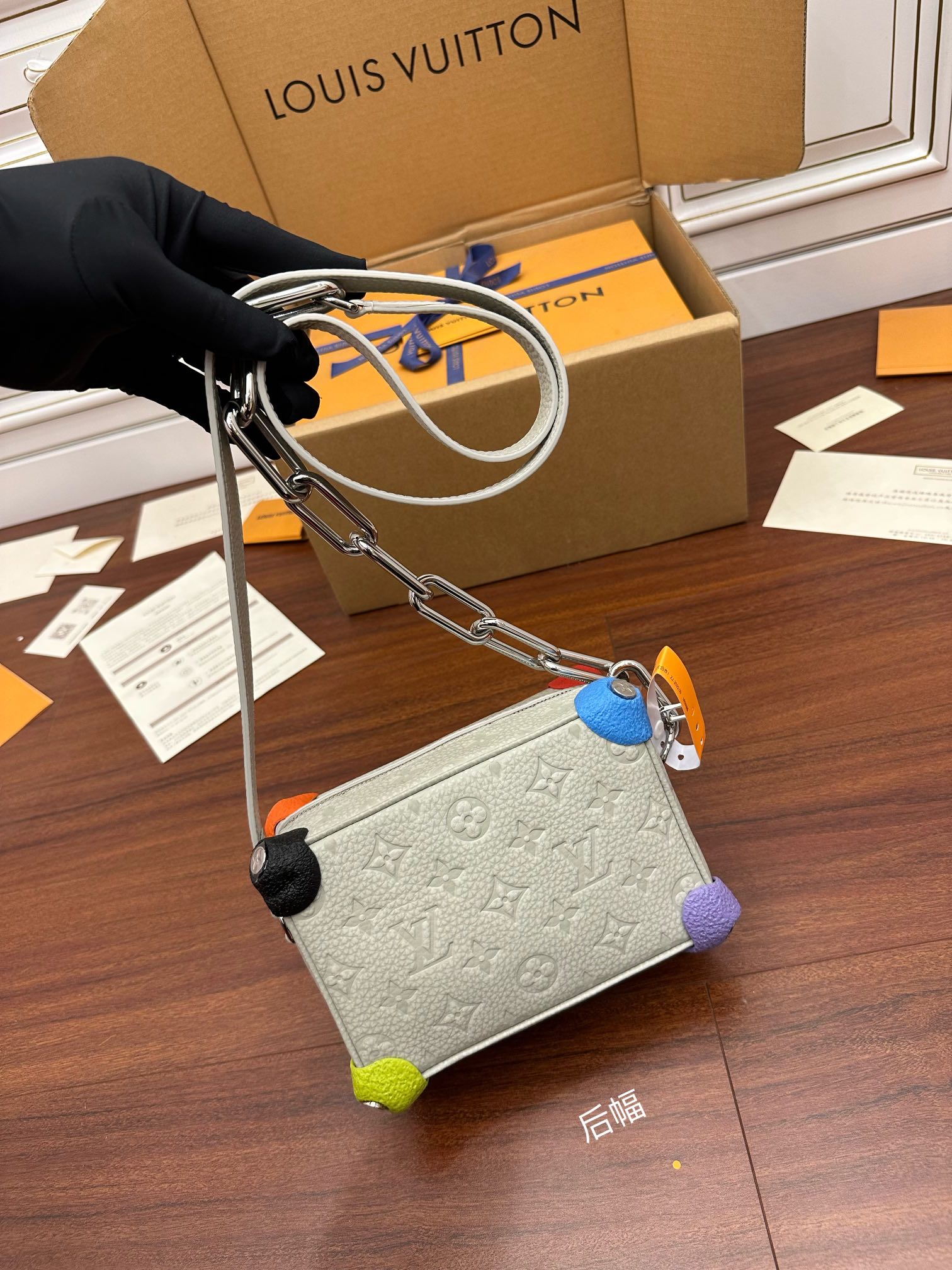 Louis Vuitton M81606