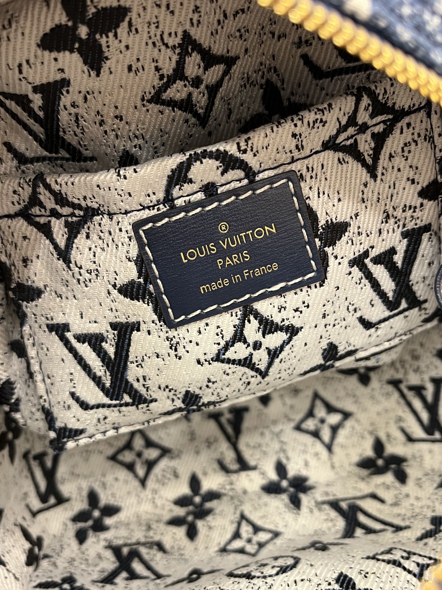Louis Vuitton M59611