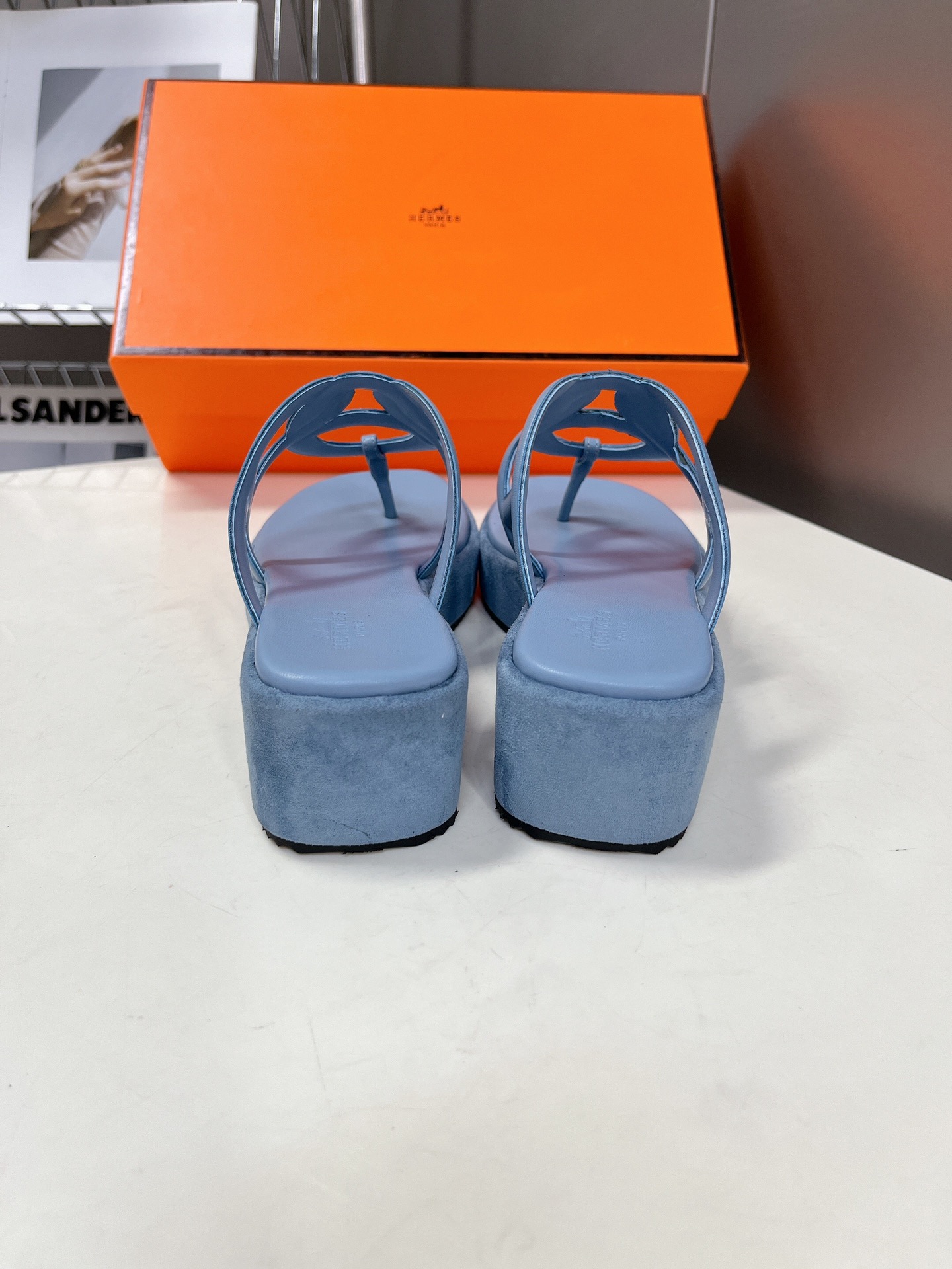 Hermes thick bottom H drag