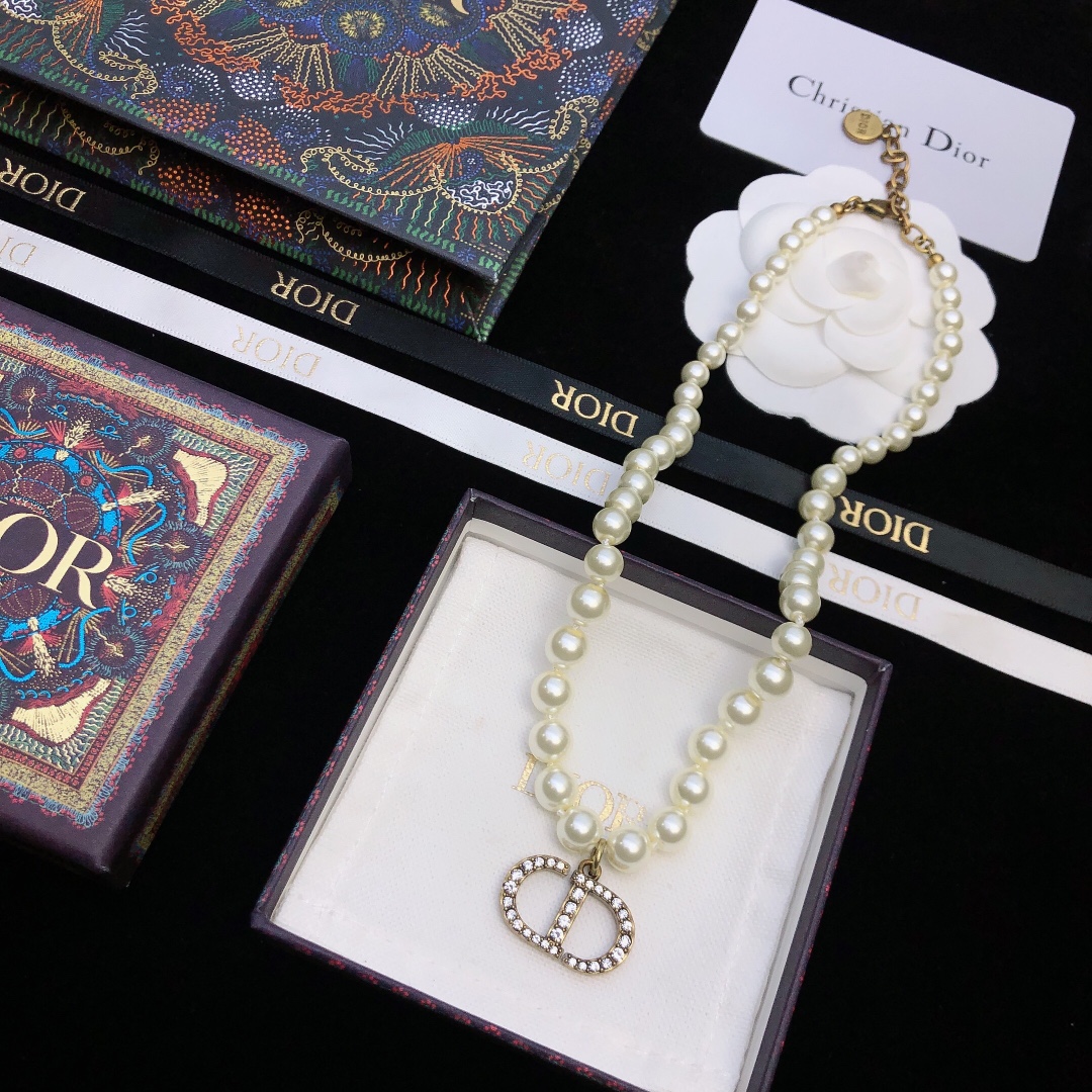 Dior necklace