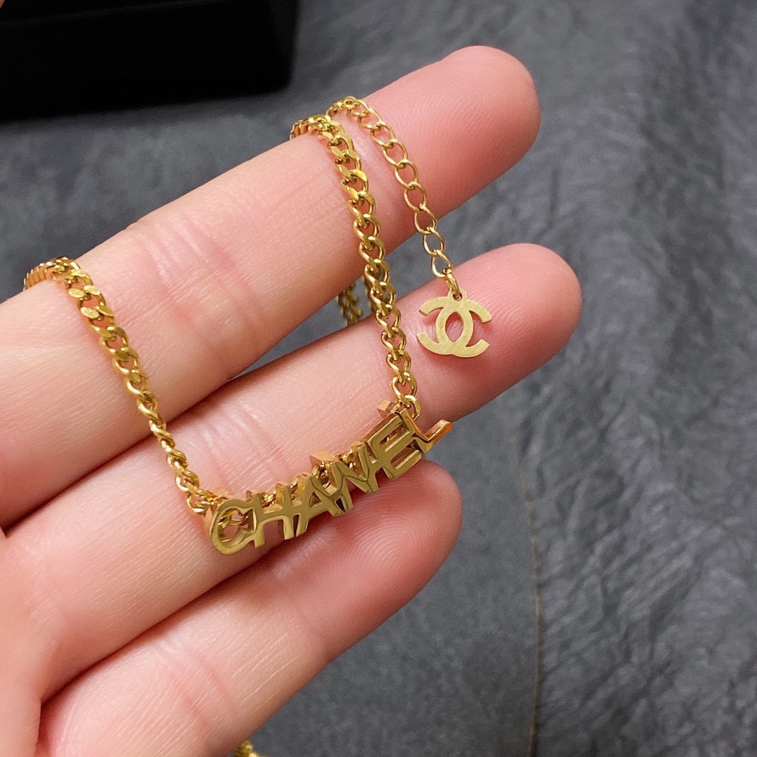 CHANEL🇫🇷Xiaoxiang letter latest double C necklace