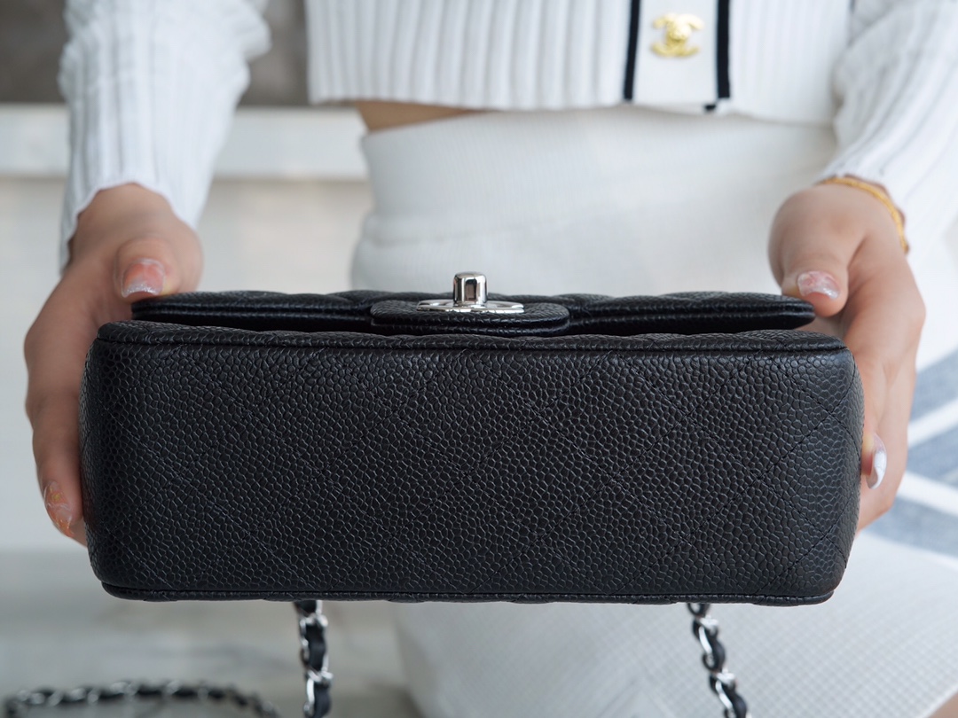 𝐂𝐇𝐀𝐍𝐄𝐋 Classic Flap France 𝐇𝐚𝐚𝐬Original Lychee Pattern🐂 Classic Flap Bag Big 𝒎𝒊𝒏𝒊🔆Black Silver🖤