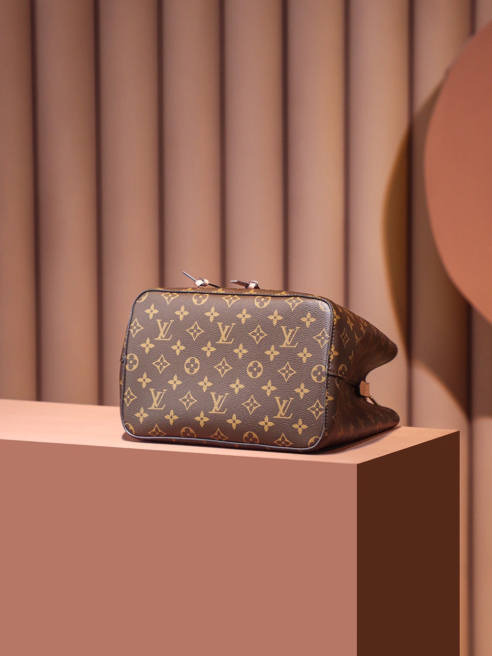 Louis Vuitton 𝙉𝙀𝙊𝙉𝙊🇫🇷French original material #M44022