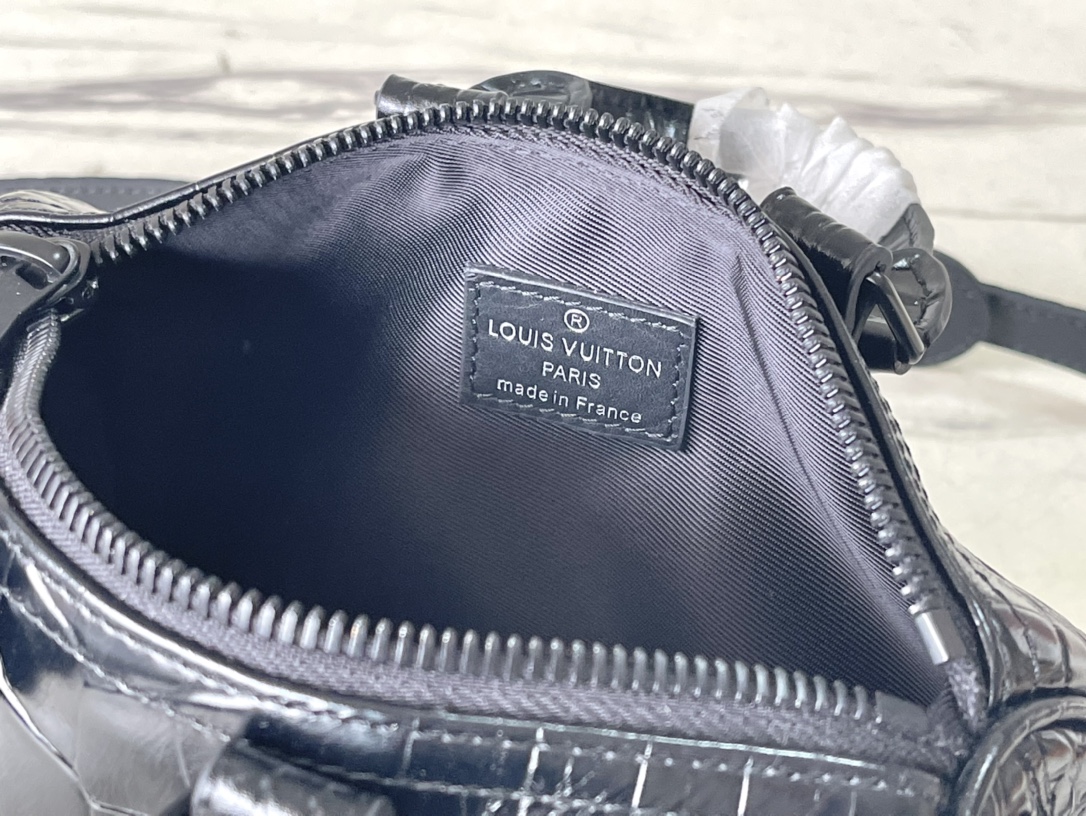 𝐋𝐎𝐔𝐈𝐒 𝐕𝐔𝐈𝐓𝐓𝐎𝐍    M80641