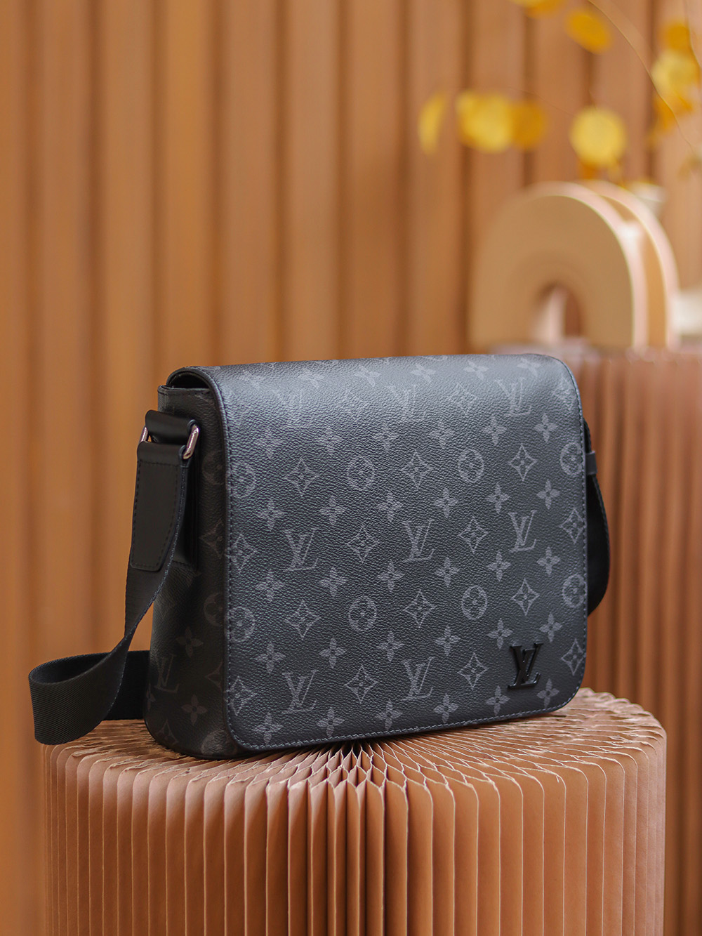 Louis Vuitton 𝐃𝐈𝐒𝐓𝐑𝐈𝐂𝐓 shoulder bag M44000 yy#850