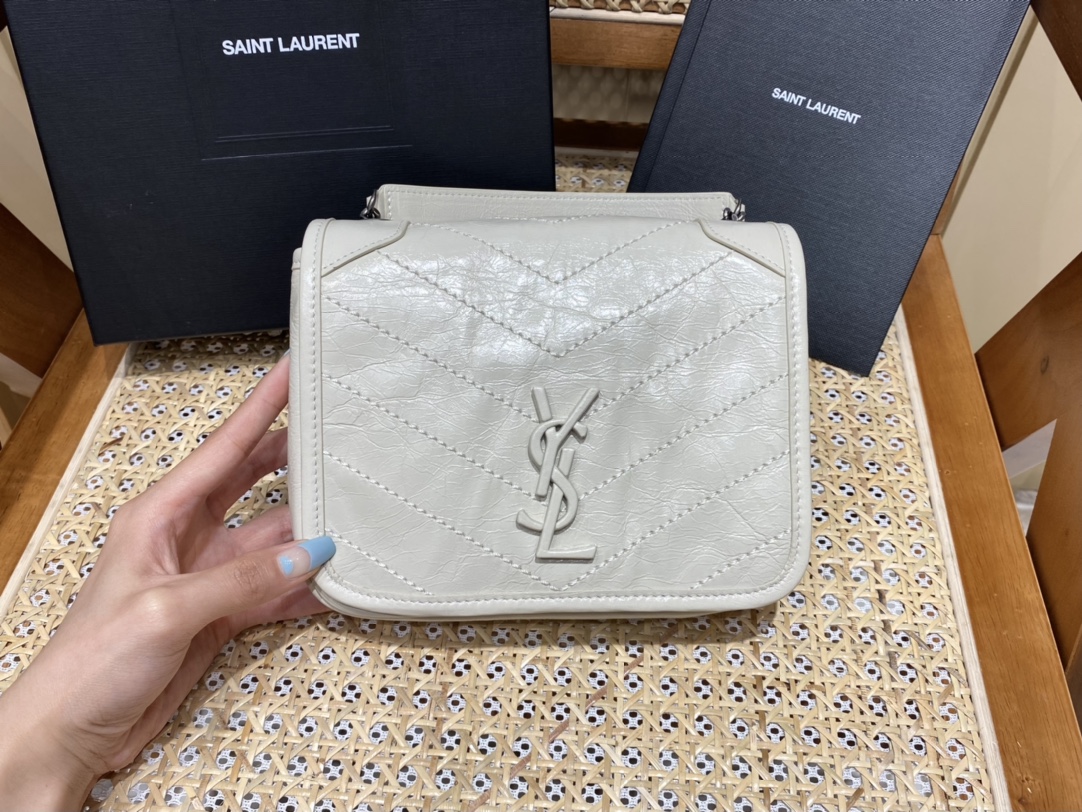 SAINT LAURENT  #583103